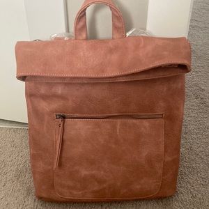 New Silver Icing Backpack with a stylish inside, 4 pockets.